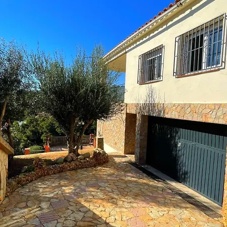 Paradise Lloret Guest house