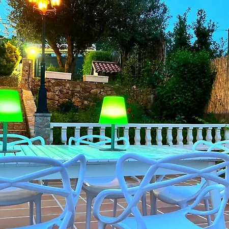 Πανσιόν Paradise Lloret Λορέτ Ντε Μαρ